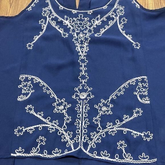 THML women’s sleeveless dressy blouse. Navy. Size S. - Picture 3 of 7